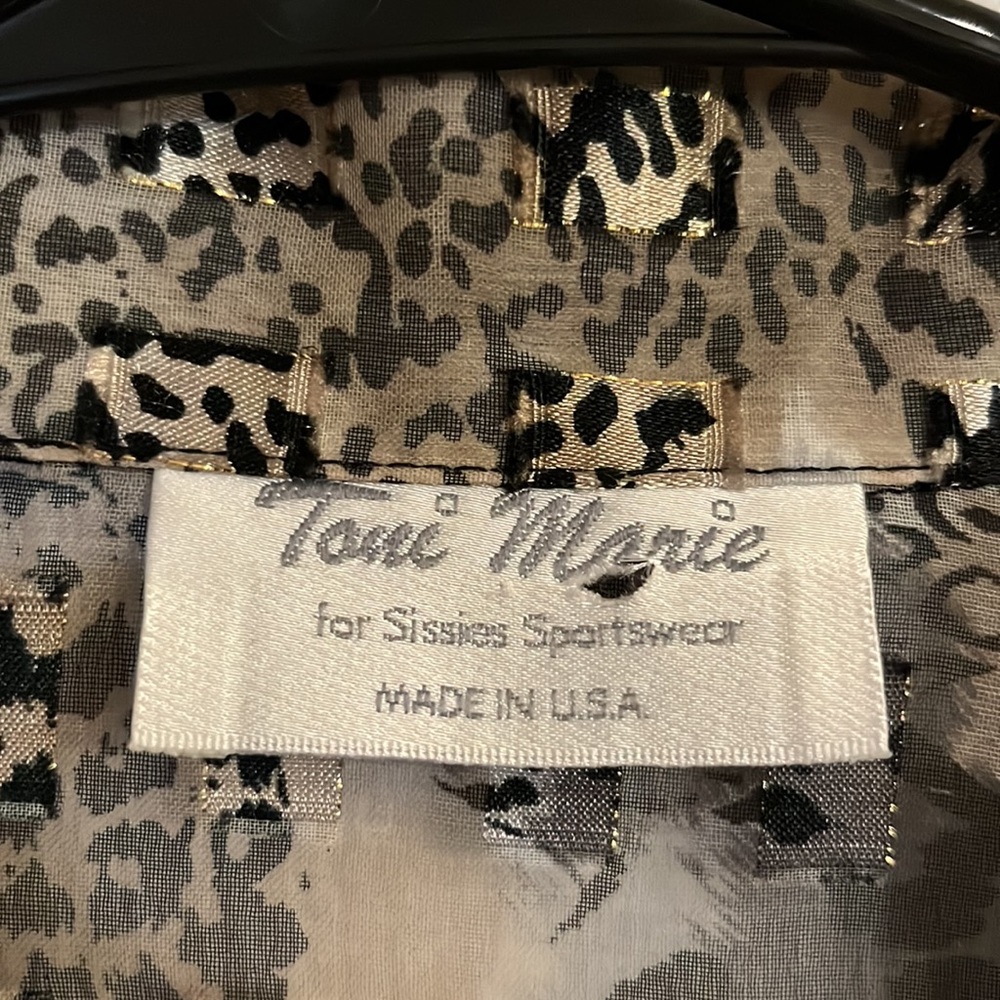 Sheer button down blouse - Picture 3 of 3